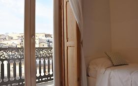 La Casa Nel Borgo di Pierluigi Gonnella